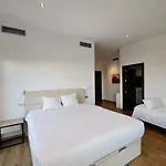 In Walking Distance To Amenities Tatil Evi