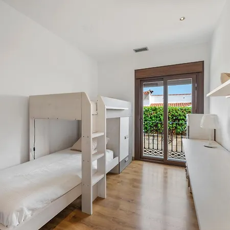 In Walking Distance To Amenities * Marbella