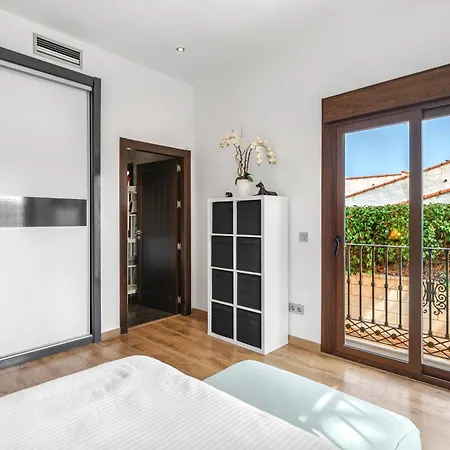 Casa de Férias In Walking Distance To Amenities